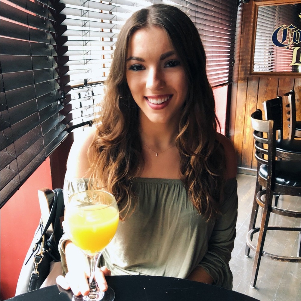 Meet your Posher, Julia